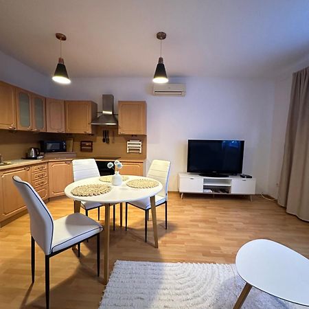 Modern & Cozy Apartment Near Hockey & Football Arena Bratislava Exterior foto