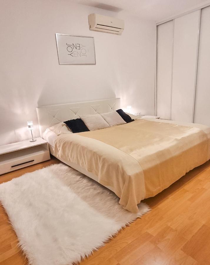 Modern & Cozy Apartment Near Hockey & Football Arena Bratislava Exterior foto